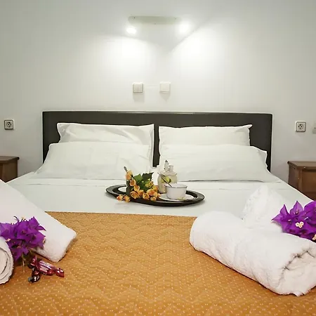 Empress Corfu * Perama (Corfu)