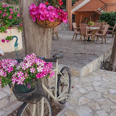 Empress Corfu Perama (Corfu)