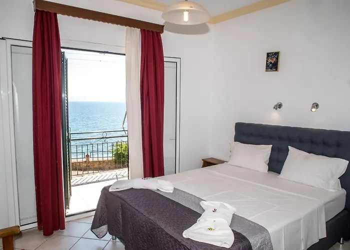 Empress Corfu * Perama (Corfu)