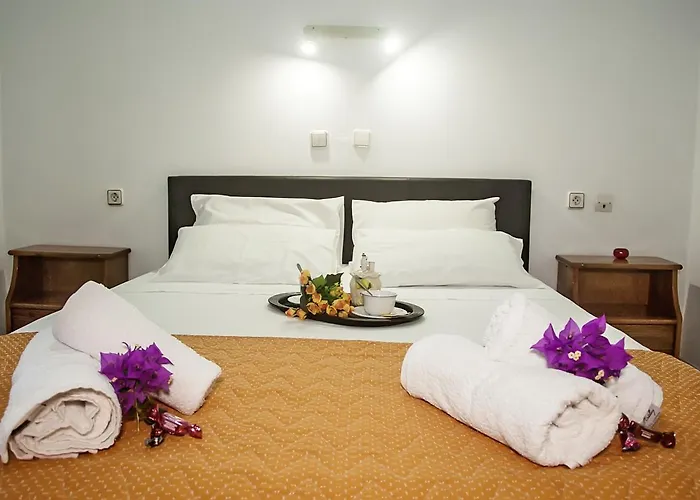 Empress Corfu * Perama (Corfu)