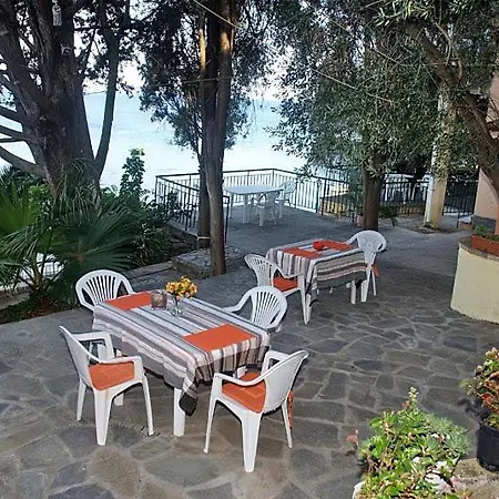 Empress Corfu Apartman